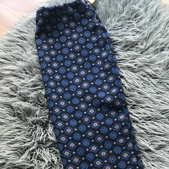 SALE💥 NWT Patterned Pencil Skirt - Picture 2 of 5